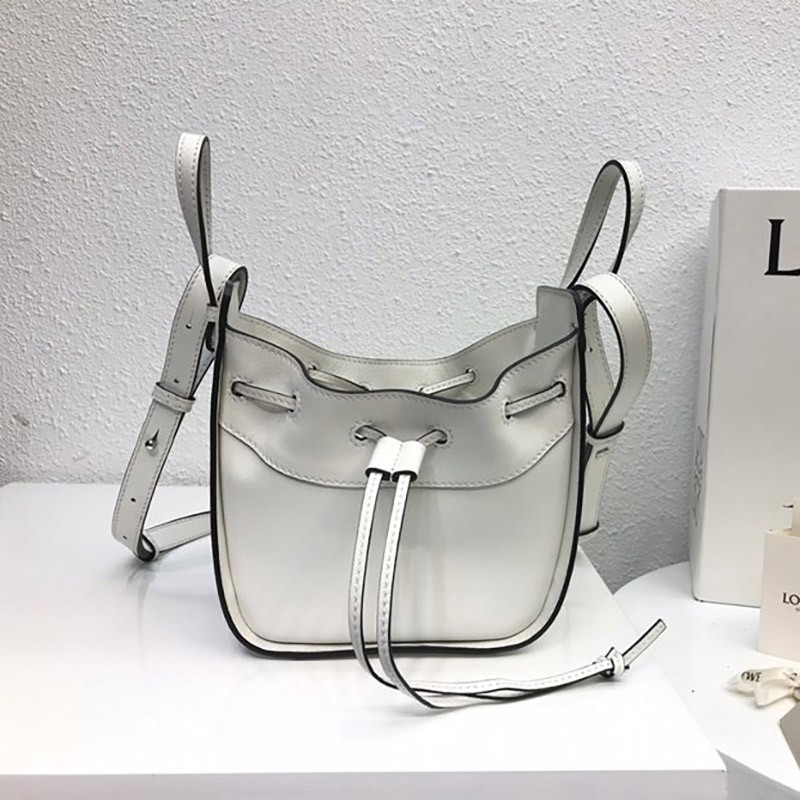 ☆限定☆ ロエベ ハンモック 偽物 ドローストリング ショルダーバッグ 0010365427