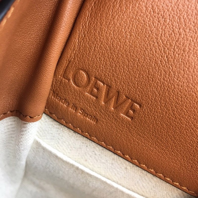欲しい♡超限定♪ロエベ ハンモック 偽物 ドローストリング ショルダーバッグ 0010473155