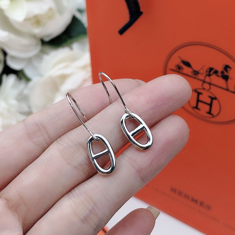 大人気!エルメス シェーヌダンクル型 偽物 シルバーピアス erk00356