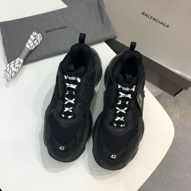 可愛い 新入荷【バレンシアガ スニーカー 偽物】 TRIPLE S ダッド 