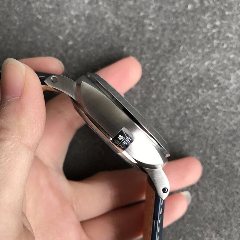色鮮やかなブルー文字盤が人気!パネライ ルミノール GMT 偽物 PAM1033