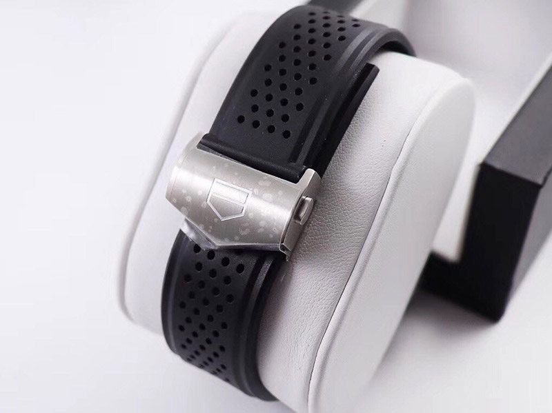 タグホイヤー カレラ スケルトン 偽物 文字盤 ステンレス メンズ 腕時計 43 mm TAi86398