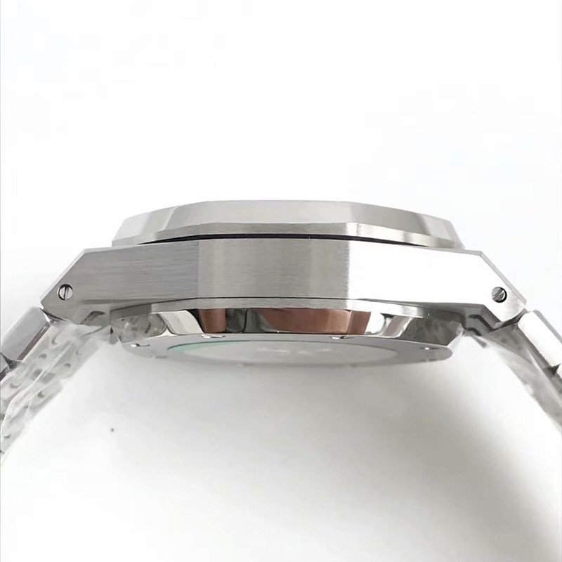 オーデマピゲ コピー ロイヤルオーククロノ38㎜ 26315STOO1256ST02