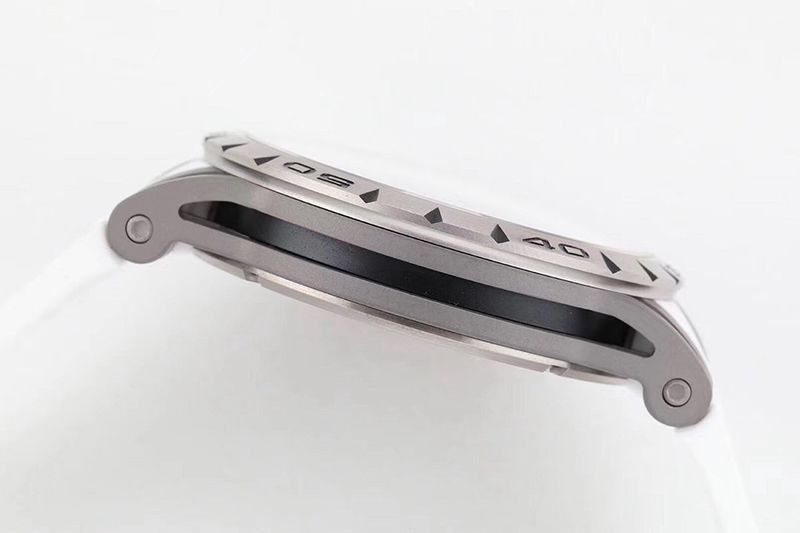 セール ♪ロジェデュブイ コピー エクスカリバー スパイダー チタン 45MM roc54953