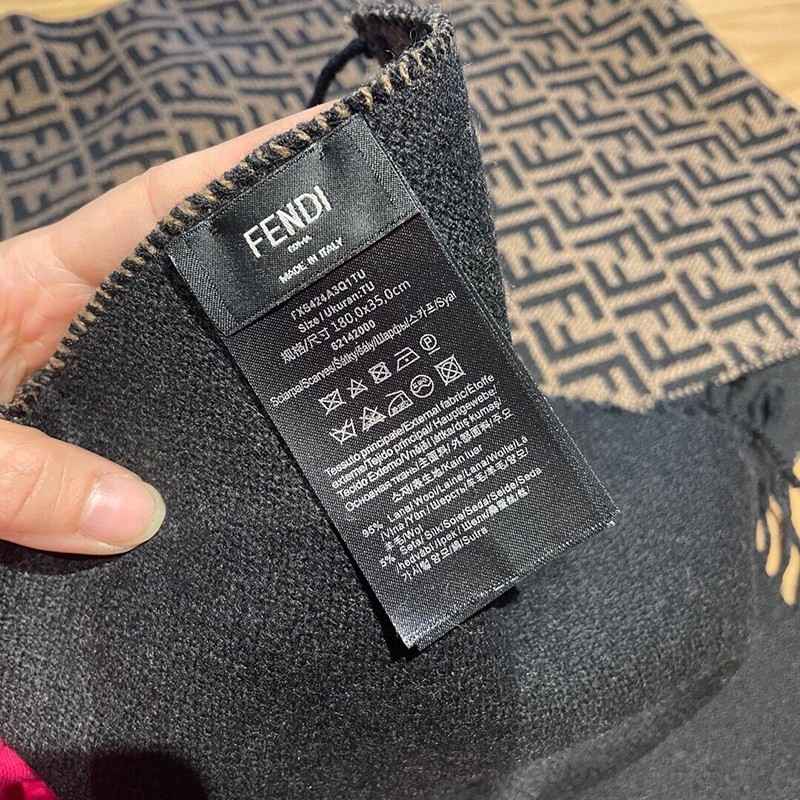 フェンディ マフラー 偽物 スカーフ ウール インターシャ タッセル feo36418