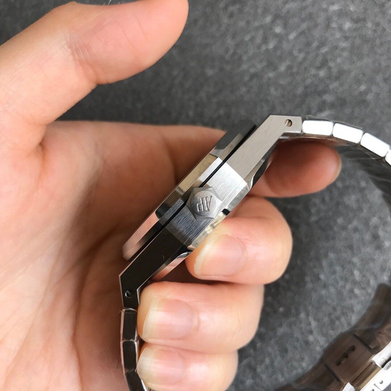オーデマピゲ 偽物 ロイヤルオーク 41mm ブティック限定 Ody75758