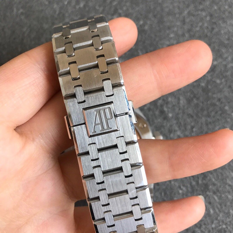 オーデマピゲ 偽物 ロイヤルオーク 41mm ブティック限定 Ody75758