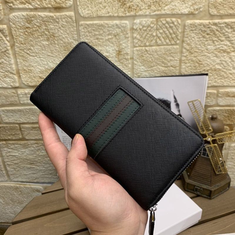 大人気!限定希少 プラダ 偽物ファスナー付 長財布 puv99542