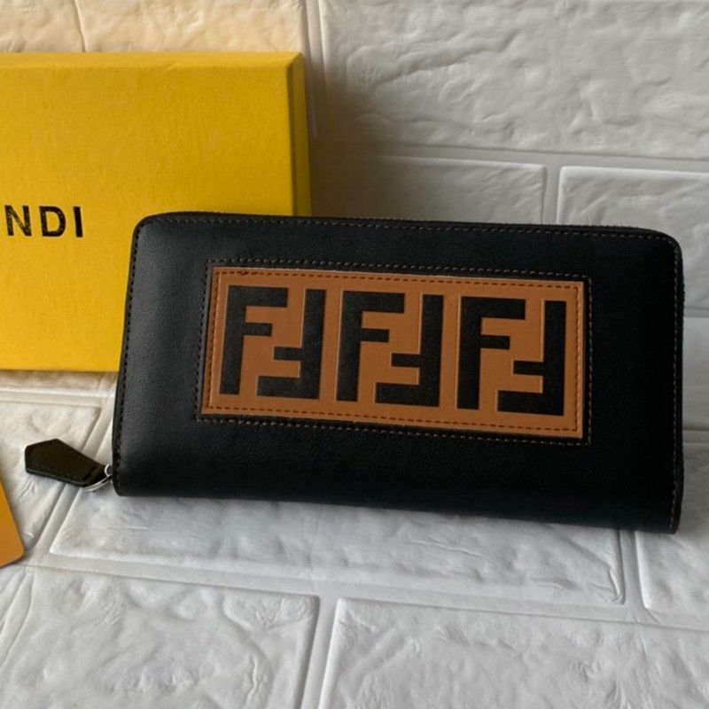FENDI おぼしき 人気 カーフレザー ジップアラウンド 完売品