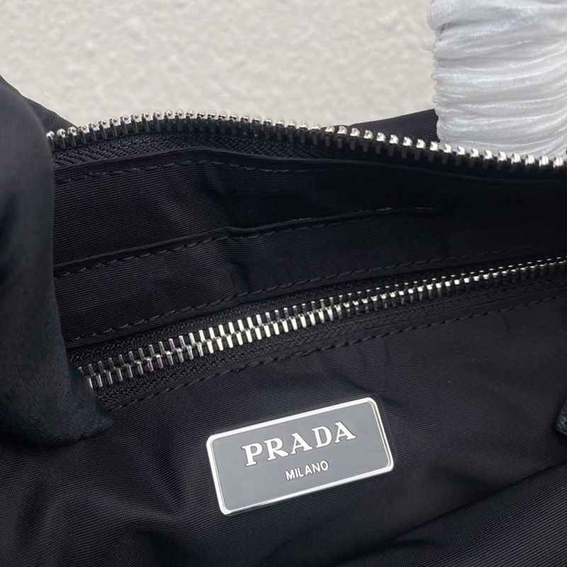 大人気【プラダ】偽物 システム ナッパレザー パッチワーク トートバッグ pua07990