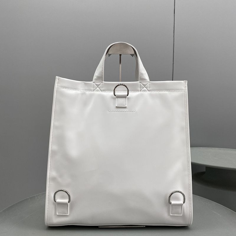 目を惹くカラーエムエムシックス 偽物 トートバッグ 3way ショルダーバッグ Mat16909