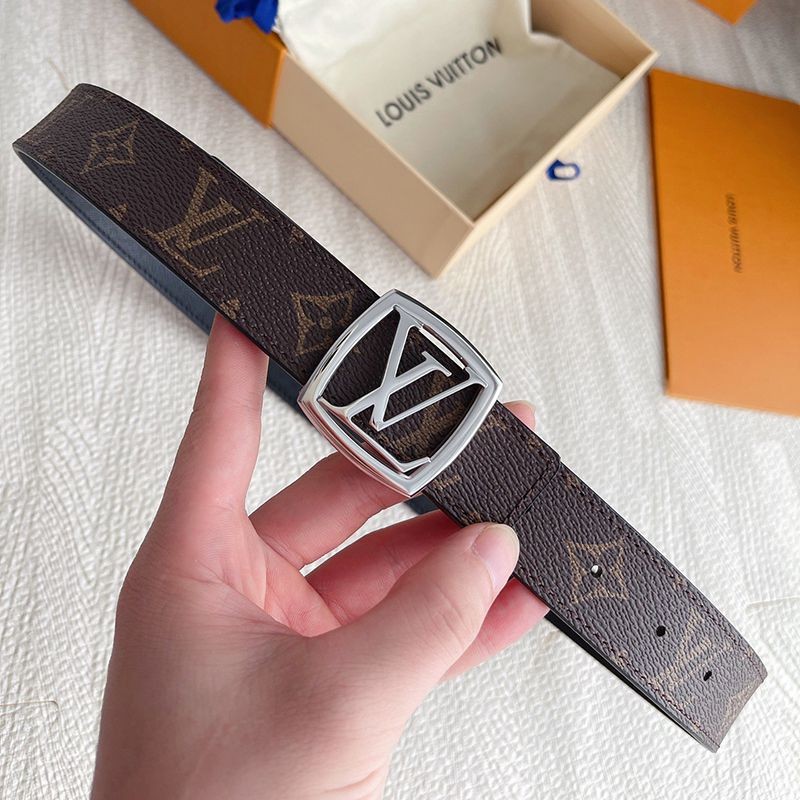 ルイヴィトン サンチュール・LVスクエア 偽物 30MM リバーシブルベルト