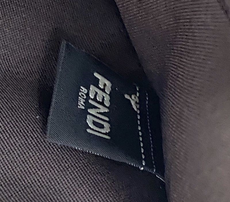 ★日本!!人気!フェンディ ピーカブー エックストート 偽物 FFウール バッグ fez95363