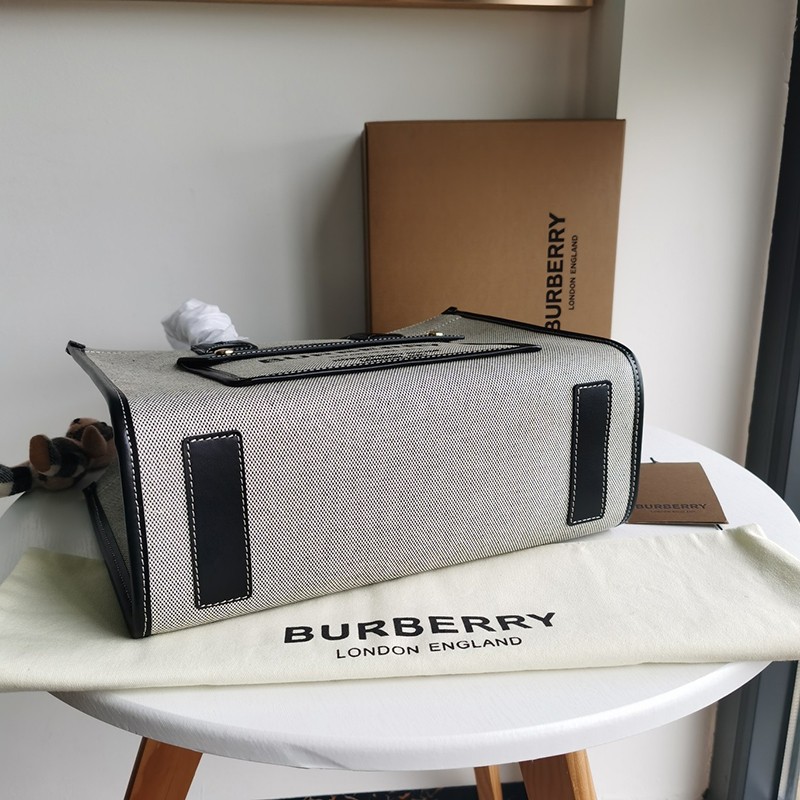 秋冬新作バーバリー トートバッグ コピー スモール SM NEW TOTE Bat07930