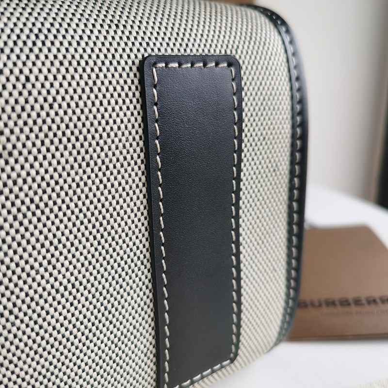 秋冬新作バーバリー トートバッグ コピー スモール SM NEW TOTE Bat07930