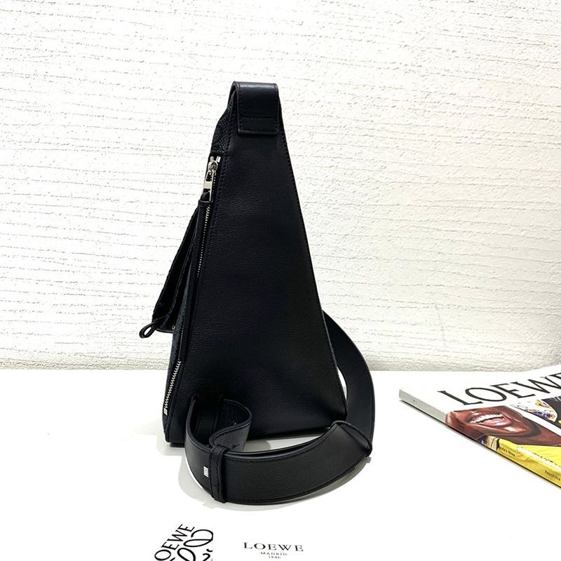 ロエベ アントン 偽物 スリング アナグラムジャカード