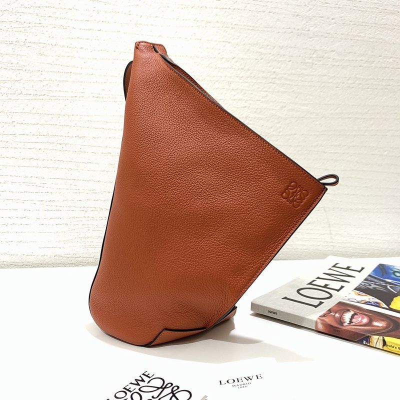 ロエベ ショルダーバッグ 偽物 アントン スリング Anton Sling カーフスキン B511A09X06