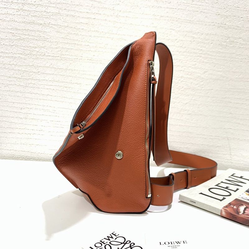 ロエベ ショルダーバッグ 偽物 アントン スリング Anton Sling カーフスキン B511A09X06