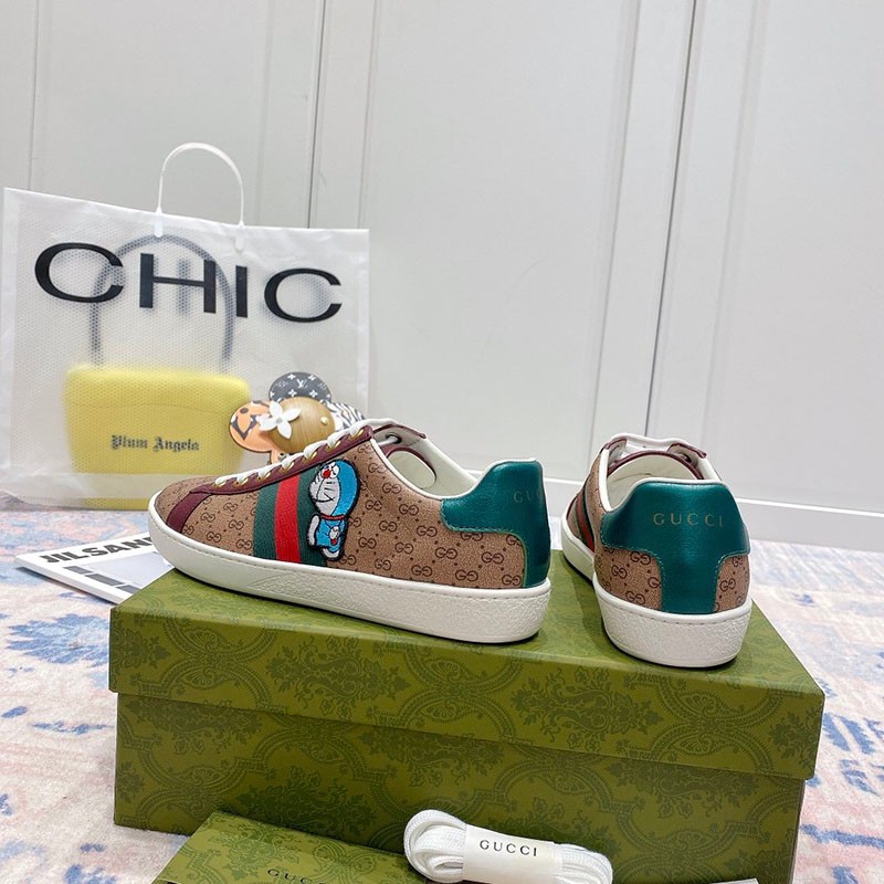 GUCCI Disneyメンズドナルドスニーカー 【公式通販】 GUCCI Disneyメンズドナルドスニーカー 【公式通販】