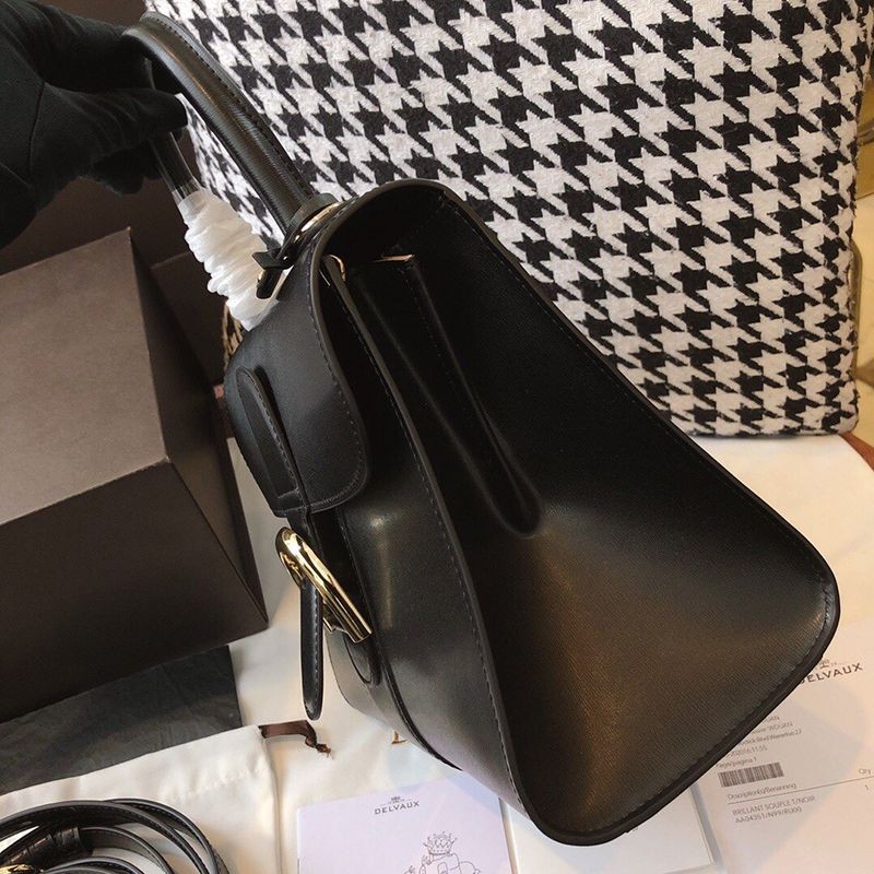 争奪戦【デルボー ハンドバッグ 偽物】ブリヨン Ivoryステッチ ミディアムハンドバッグ Dej22268