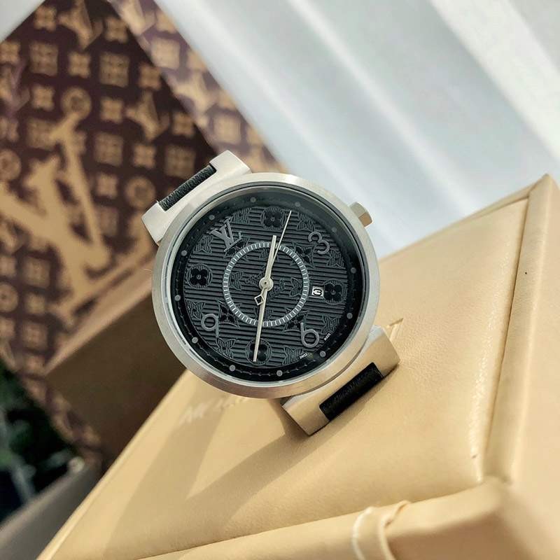 大人気!!新色 ルイヴィトン 時計 コピー タンブール ストリート ダイバー 36mm vuf03213