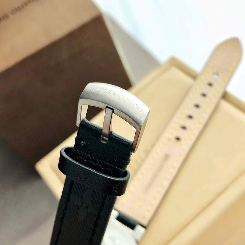 大人気!!新色 ルイヴィトン 時計 コピー タンブール ストリート ダイバー 36mm vuf03213