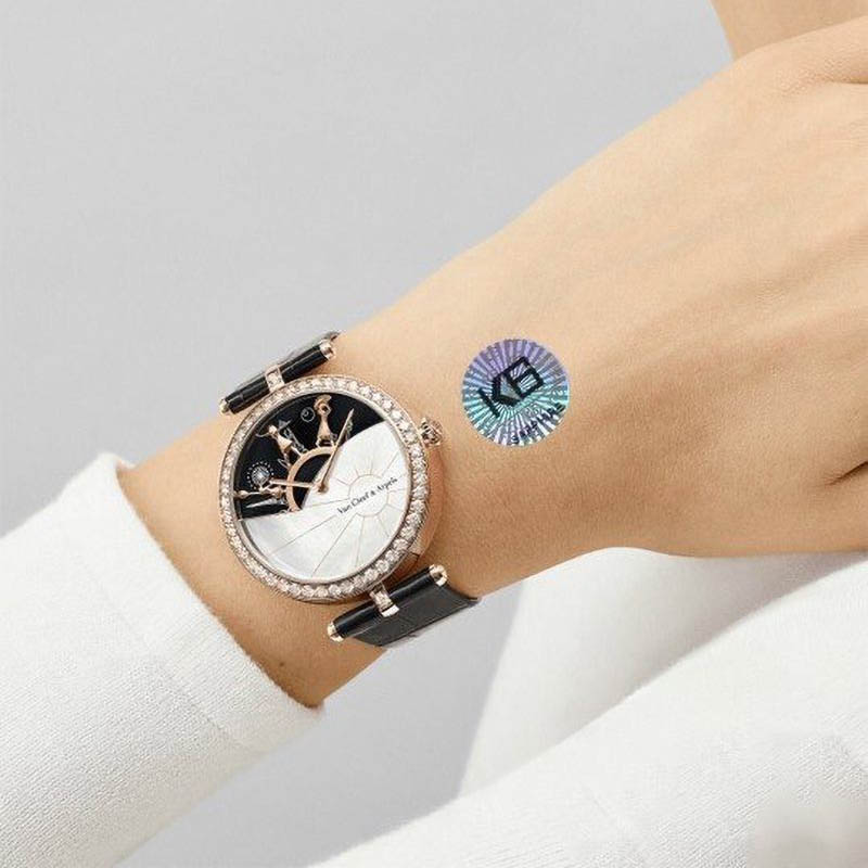 【人気】ヴァンクリーフ&アーペル 時計 スーパーコピー チャーム ミニ ウォッチ 32mm vae86050