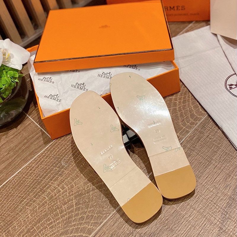 超話題!送込エルメス Oran sandal コピー オラン レザー&キャンバス サンダル erq02555