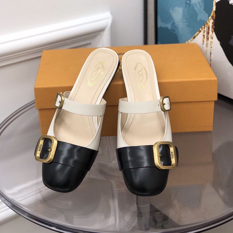 TODS コピー★メタルチェーン フラットサンダル tou29527