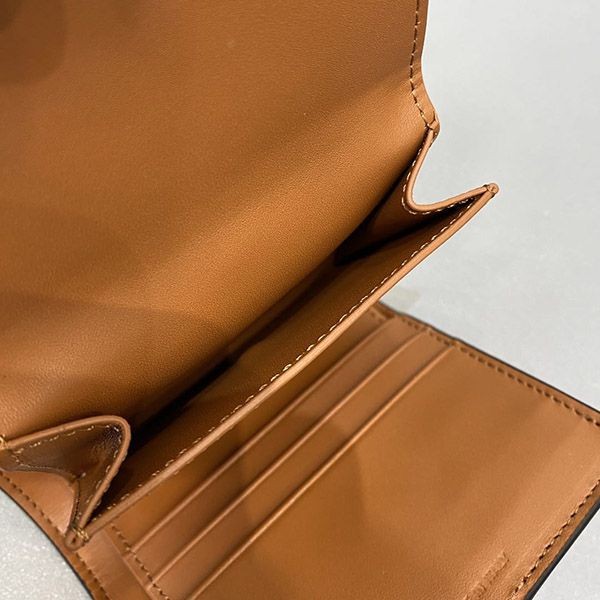 超希少!セリーヌ コピー スモール トリフォールドウォレット Cem84262