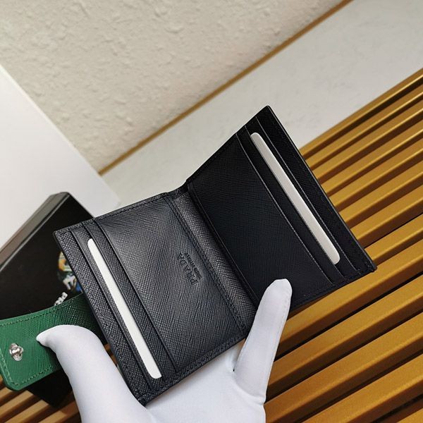 超希少!プラダ スムースレザー 折り財布 偽物 2色 pue62507