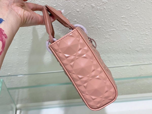 送料込【ディオール】LADY D-JOY バッグ偽物 カナージュ カーフスキン det26113