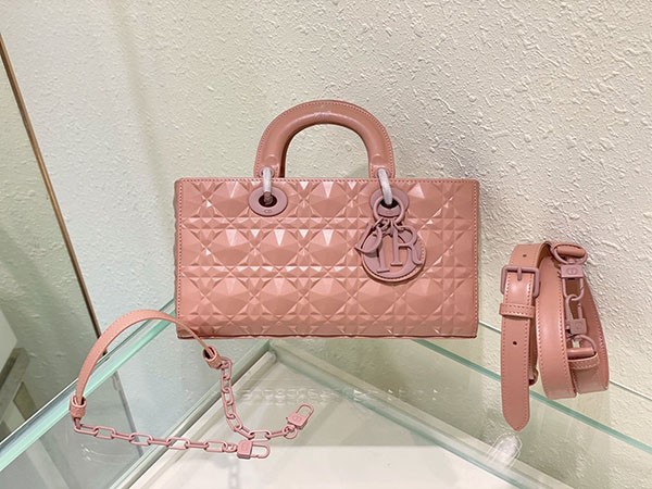 送料込【ディオール】LADY D-JOY バッグ偽物 カナージュ カーフスキン det26113
