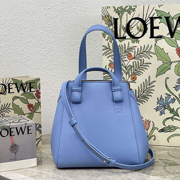お洒落に♪ロエベ ハンモック 偽物 ナゲット ショルダーストラップ付 