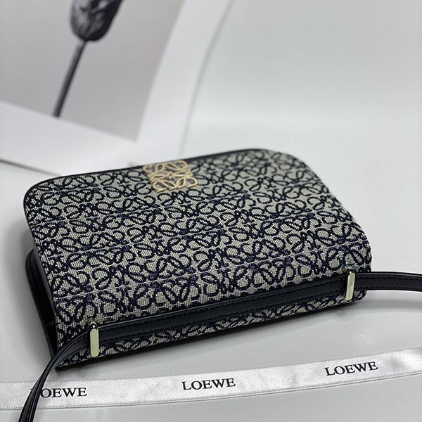 大人気!!新作 ロエベ アナグラム 偽物ジャカード ショルダーバッグ loc10328