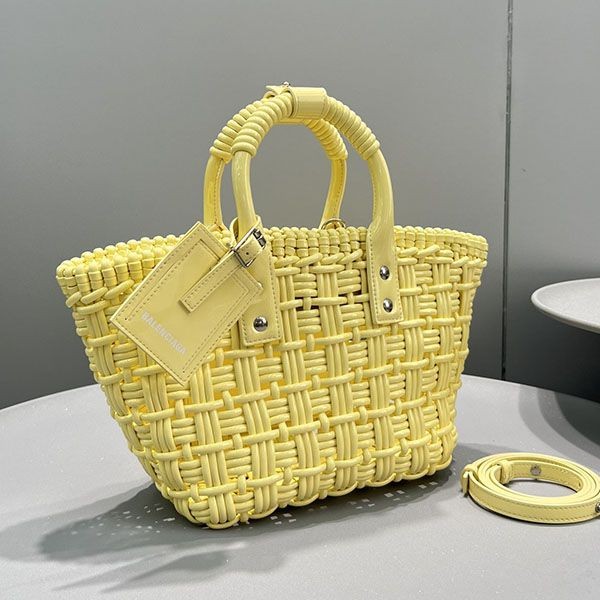 バレンシアガ】BISTRO XS ストラップ付き バスケット コピー バレンシアガ】BISTRO XS ストラップ付き バスケット コピー