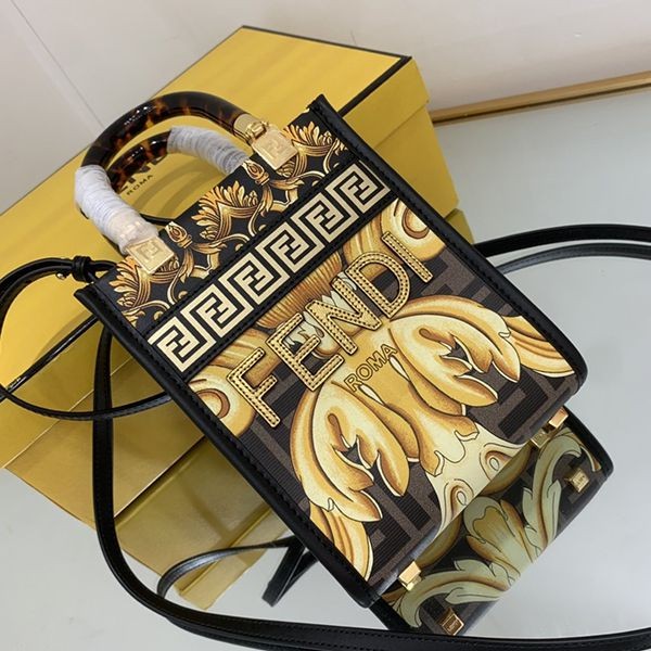 【フェンディ×ヴェルサーチェ コピー】Fendace◆Sunshine Mini ショッパーバッグ fez34488
