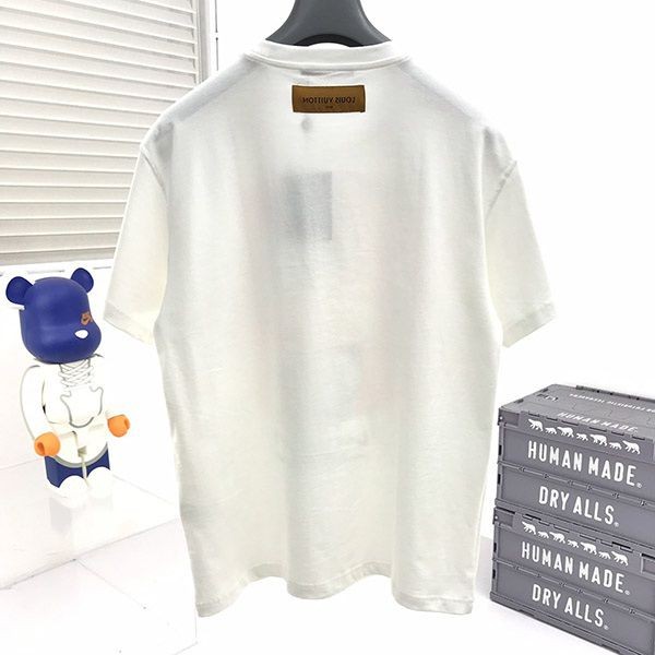 ルイヴィトン フラワー タペストリー Tシャツ size XXL メンズ 争奪戦​ルイヴィトン フラワータペストリー Tシャツ 偽物 1AAGWM