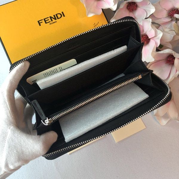 《大人気》フェンディ 財布 スーパーコピー カスタマイズ FF生地 カード ロゴ ジップ ウォレット ピーカブー feh61866