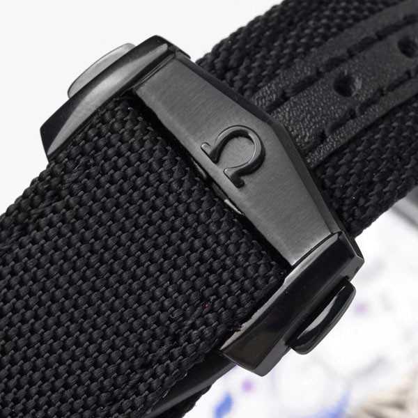 オメガ スピードマスター コピー★ムーンウォッチ ダーク サイド オブ ムーン ブラック ブラック 44.2mm 311.92.44.51.01.005