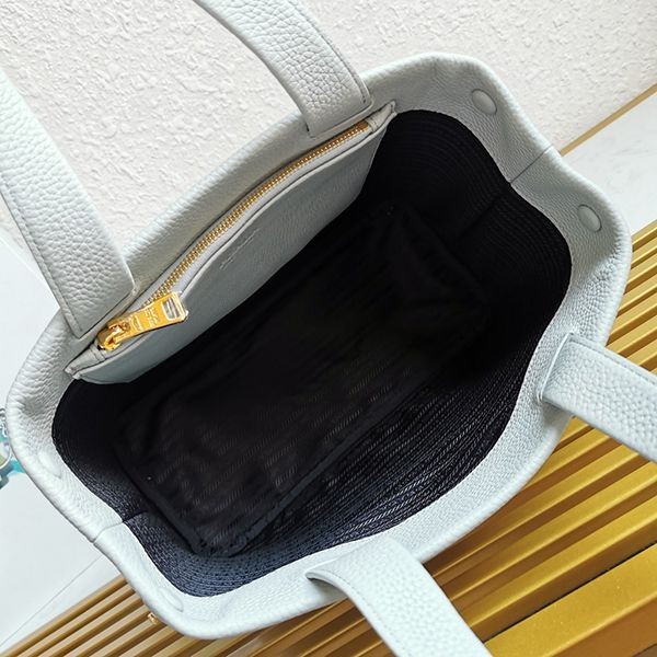 プラダ 偽物 ミディアム レザー ロゴ トートバッグ 1BG384 puh47008