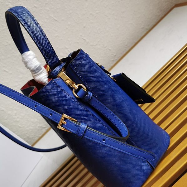 可愛いプラダ 偽物 パニエ サフィアーノレザー バッグ ハンドバッグ 5色 1BA212 puu32582