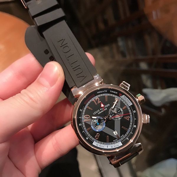 ルイヴィトン 偽物 タンブール クロノグラフ 41mm vuw93611