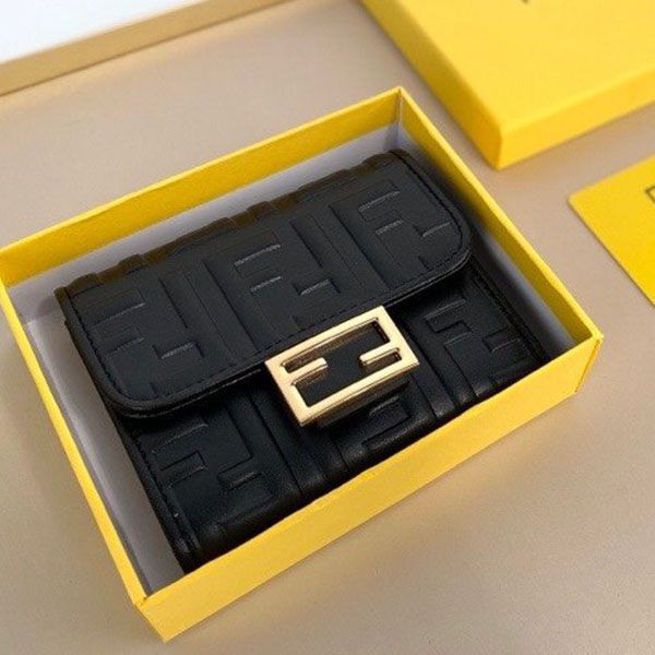 大人気!フェンディ 三つ折り財布 コピー fee70358