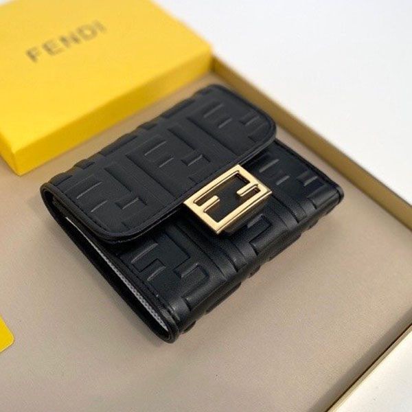 大人気!フェンディ 三つ折り財布 コピー fee70358