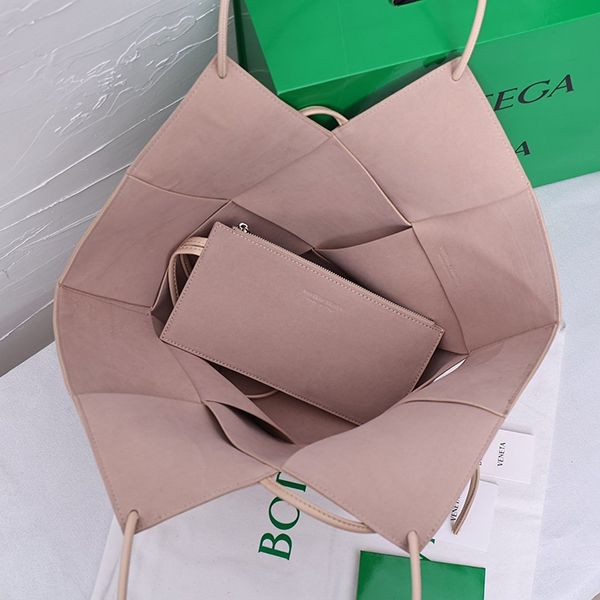 ★日本!!人気!ボッテガ ヴェネタ トートバッグ ラージ コピー bow67974