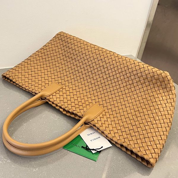 ★日本!!人気!ボッテガ ヴェネタ◆カバ ラージ トートバッグ バッグ 鞄 レザー コピー bob75991