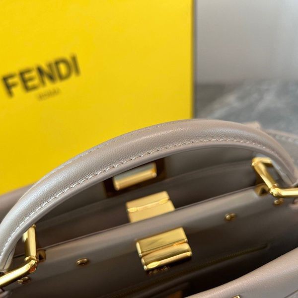 定番人気 フェンディ ショルダーバッグ fee63217