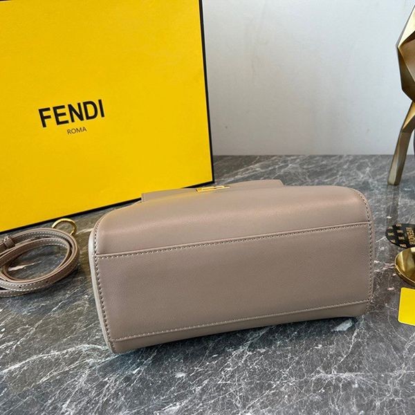 定番人気 フェンディ ショルダーバッグ fee63217