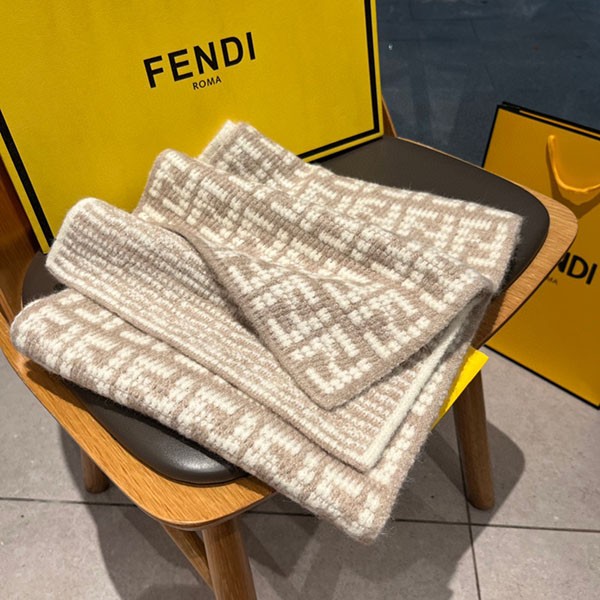 ★日本!!人気!フェンディ FFカシミア マフラー コピー fea81832
